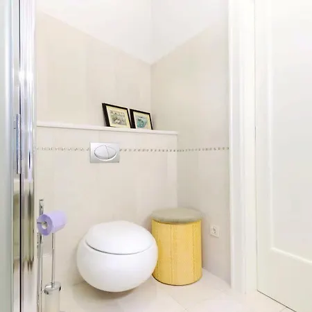 Fancy Modern With Deluxe Interior 빌라 스플리트