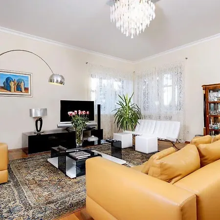 Fancy Modern With Deluxe Interior Villa