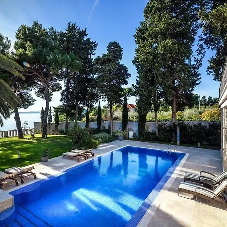 Fancy Modern With Deluxe Interior Villa Split