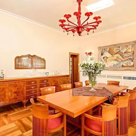 Fancy Modern With Deluxe Interior * 스플리트